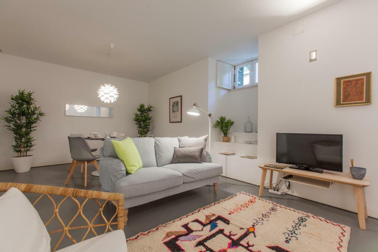 Renovated Apart With Private Courtyard, By Timecooler Lisboa Dış mekan fotoğraf