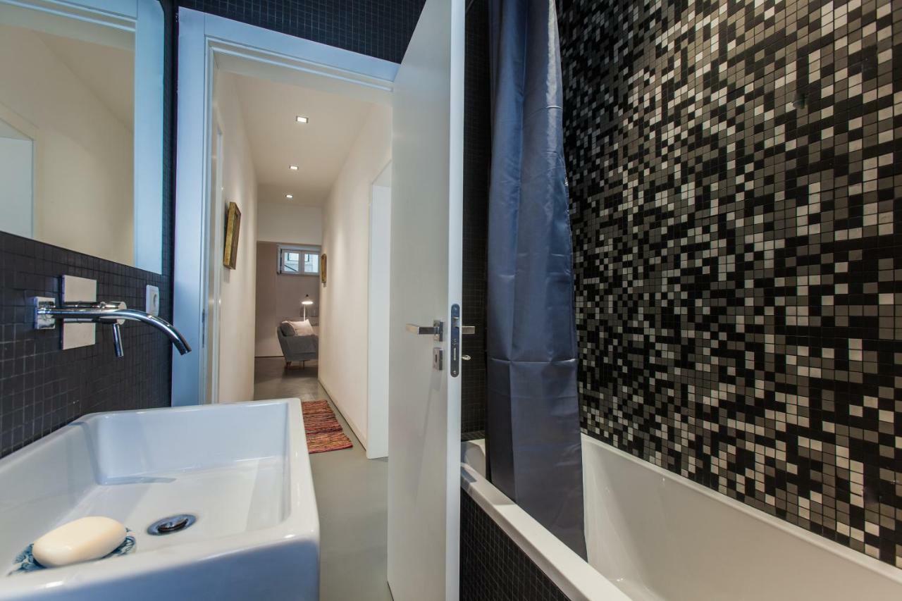 Renovated Apart With Private Courtyard, By Timecooler Lisboa Dış mekan fotoğraf